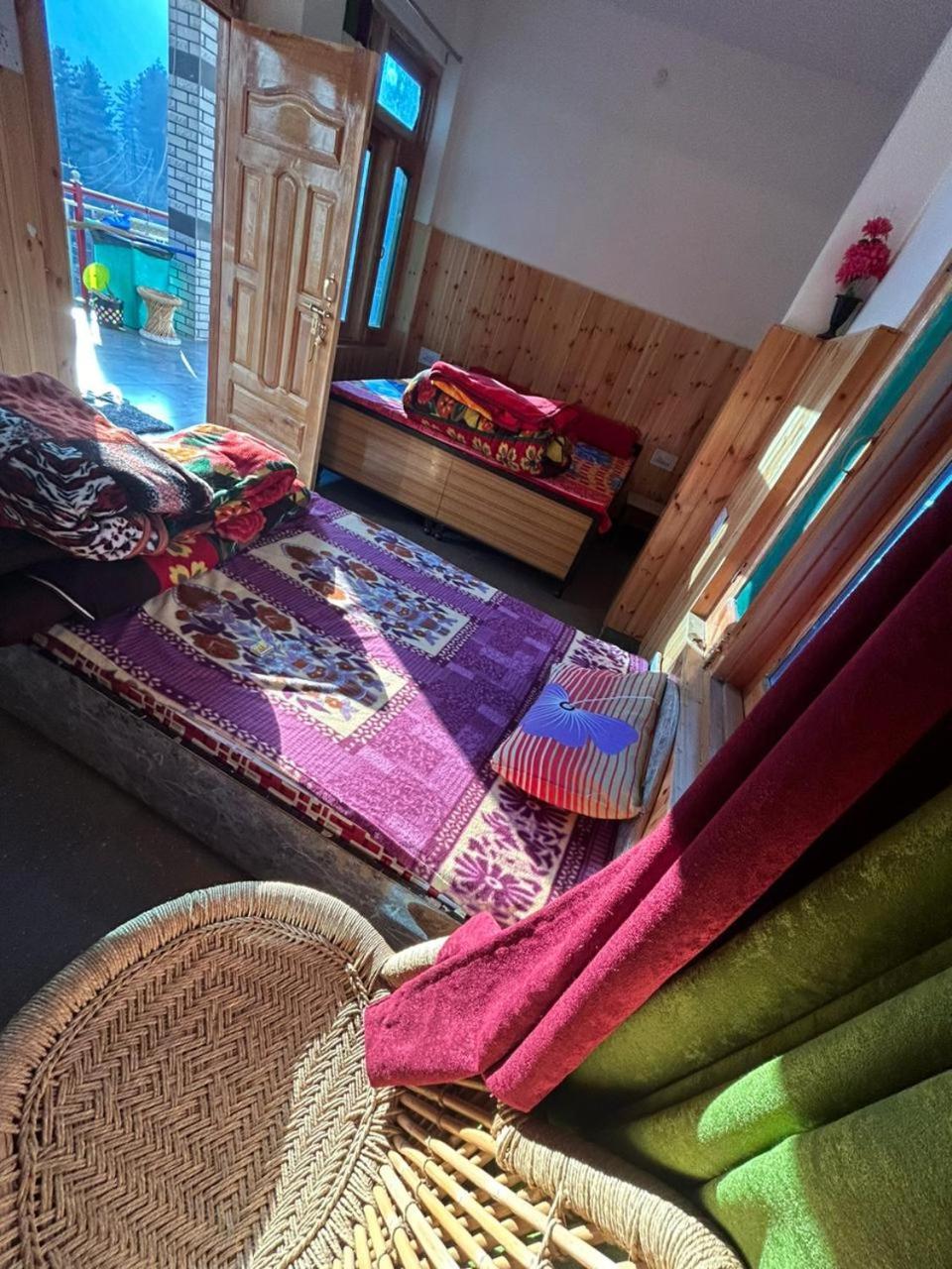 Snow View Guest House Kasol Eksteriør bilde