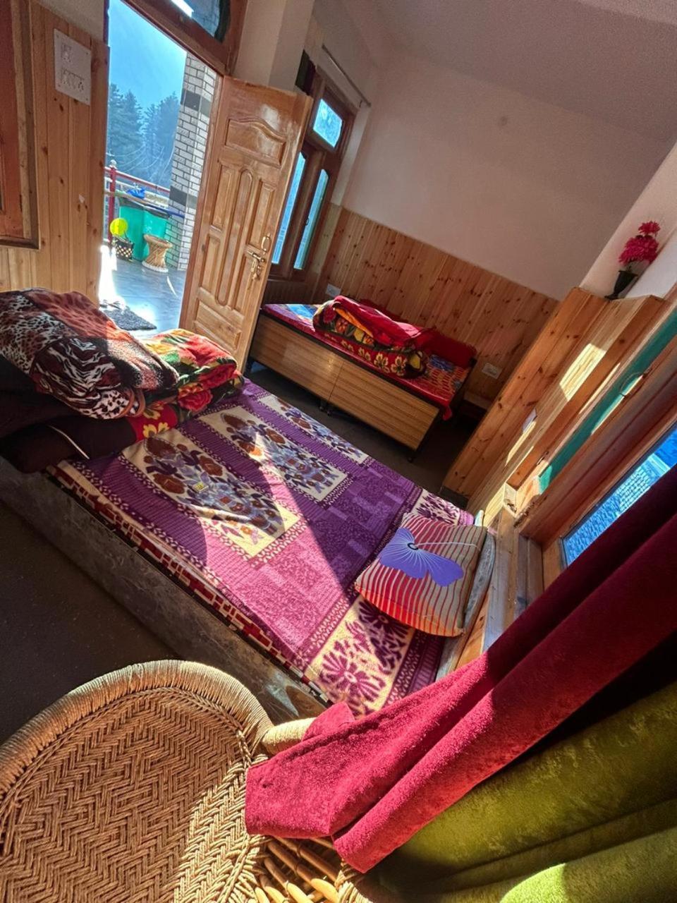 Snow View Guest House Kasol Eksteriør bilde