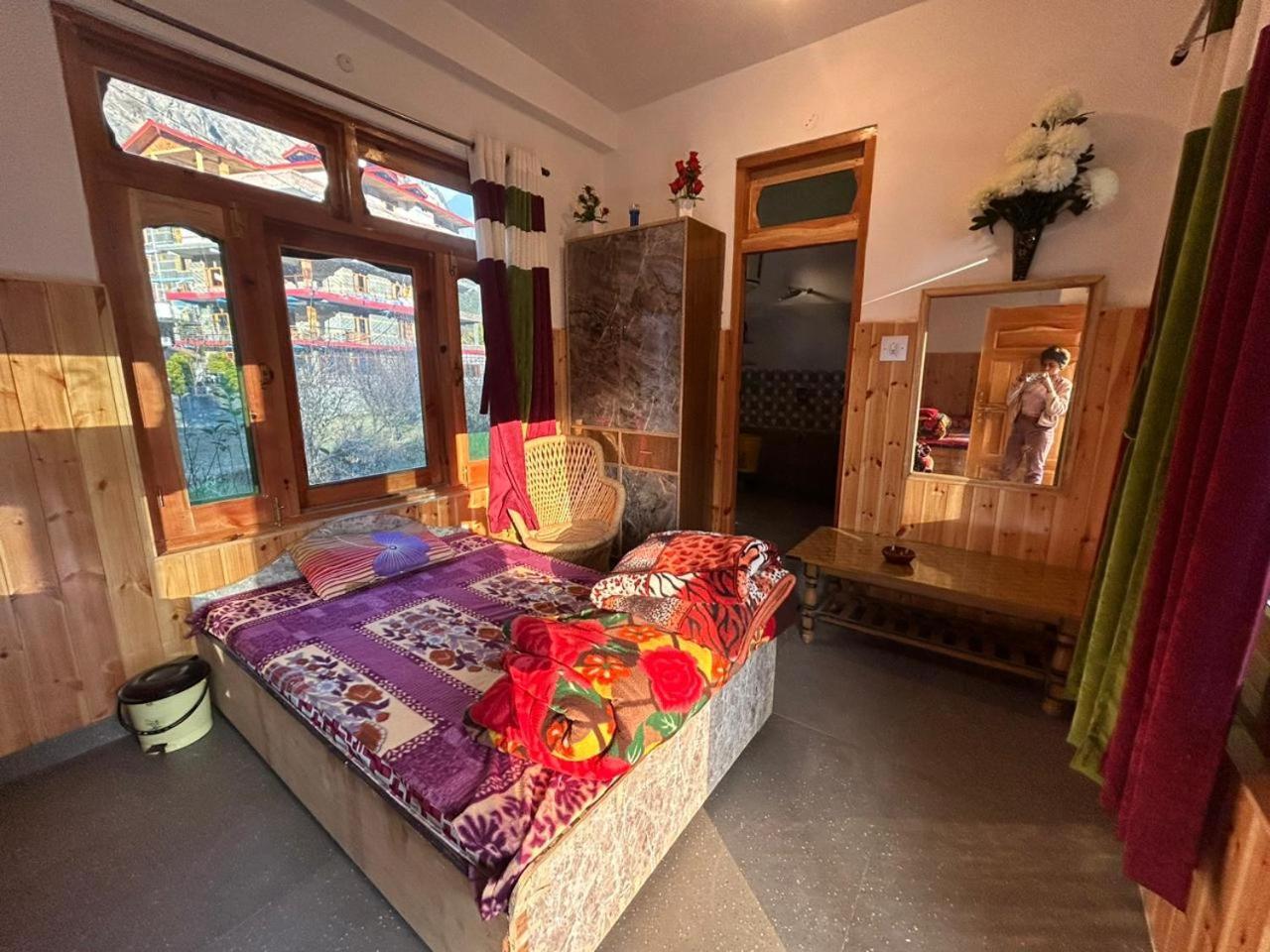 Snow View Guest House Kasol Rom bilde