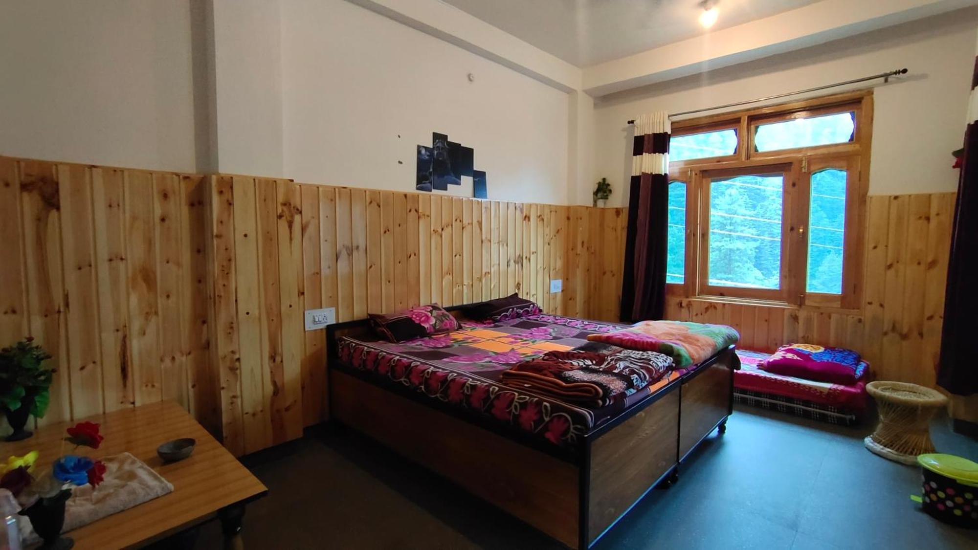 Snow View Guest House Kasol Rom bilde