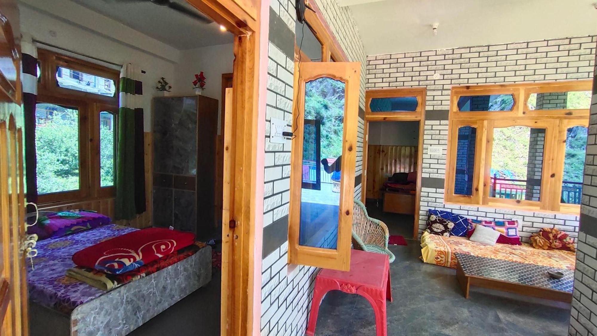 Snow View Guest House Kasol Rom bilde